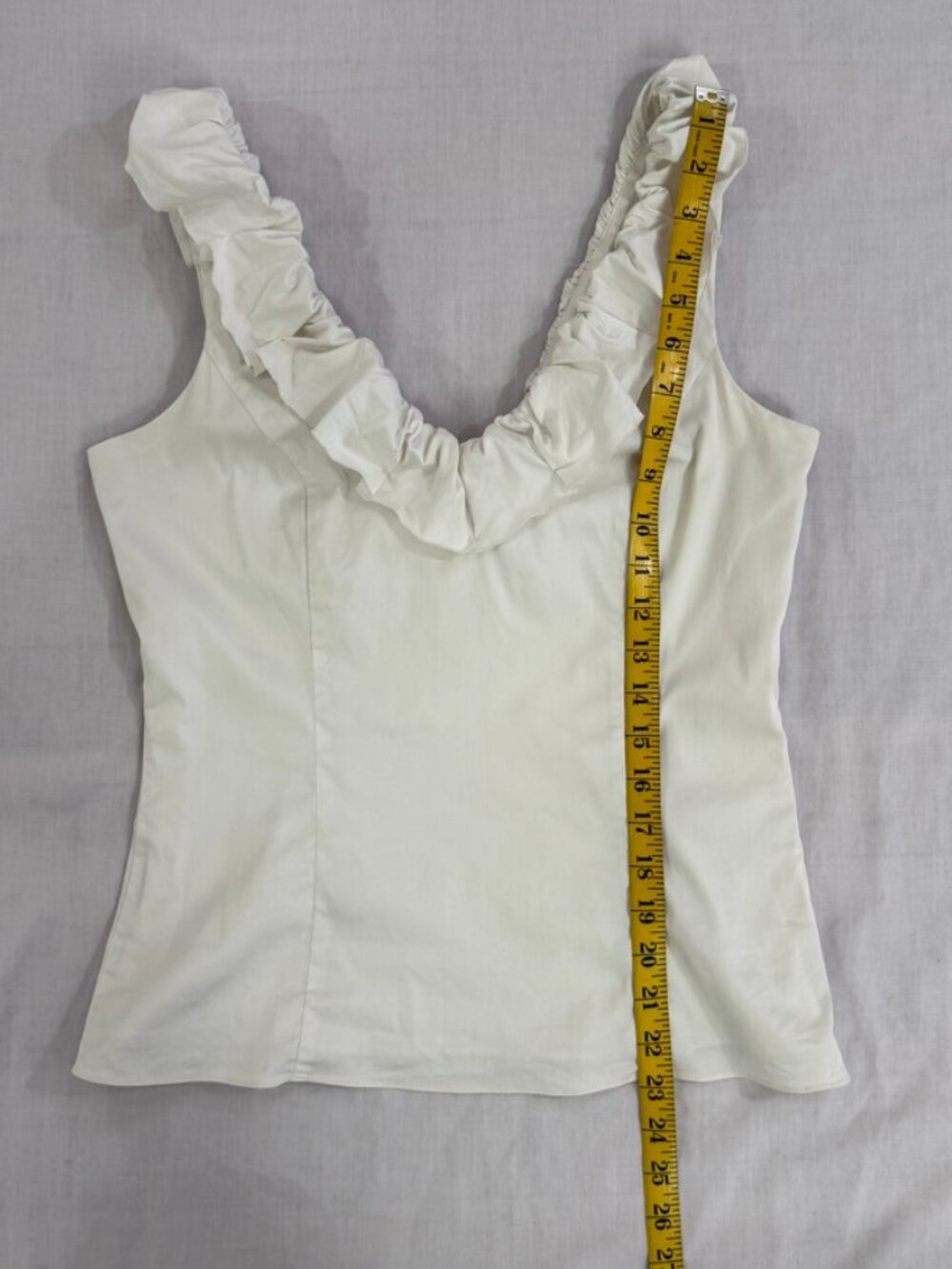 White House Black Market White Ruffle Sleeveless Blouse Top Women's Size 6 Girly - Picture 9 of 13